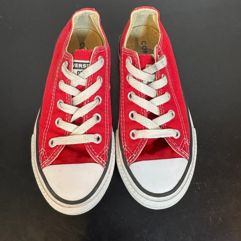 Converse Chuck Taylor‎ All Star Low Top Red Canvas Shoes Youth 12